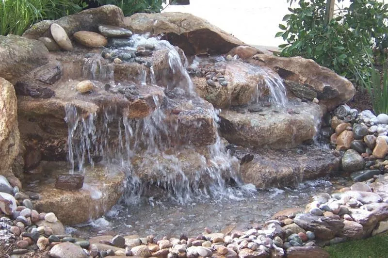 Professional yard cleanup service in Glendale, AZ by Castcade Arizona