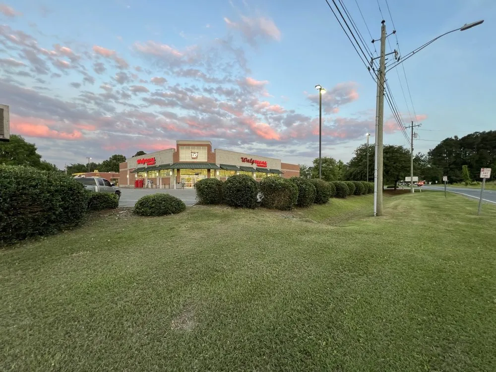 Local yard maintenance in Wallace, NC by Casteen Property Maintenance