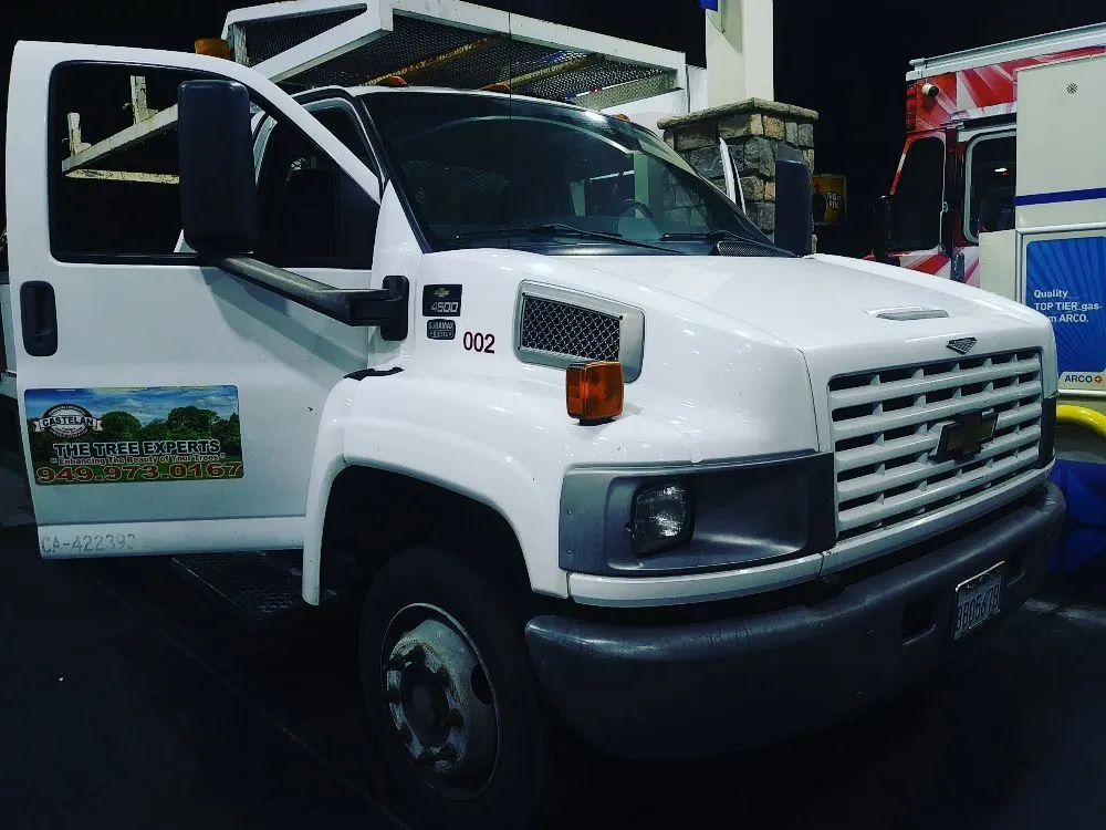 Affordable lawn mowing service in Santa Ana, CA - Castelan The Tree Experts 