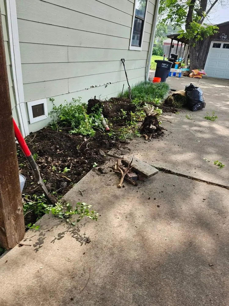 Custom residential landscaping for homes in Fort Worth, TX by Castellanos landscaping