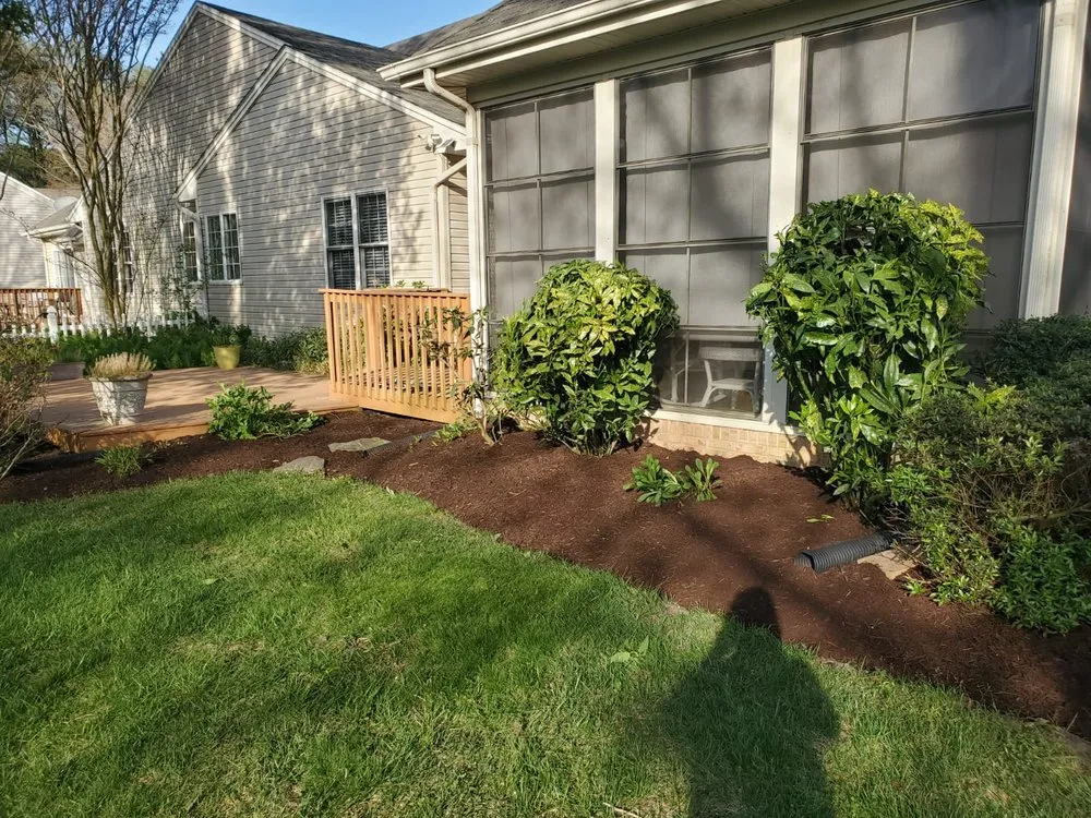 Professional landscaping services experts serving Salisbury, MD - Castellanos Yard Services