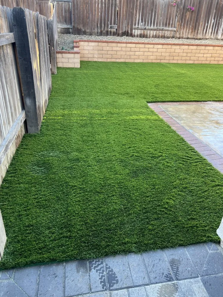 Affordable lawn mowing service in Mission Hills, CA - Castellon Greenworks