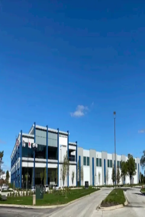 Expert yard cleanup service in Elk Grove Village, IL - Castillo Landscape