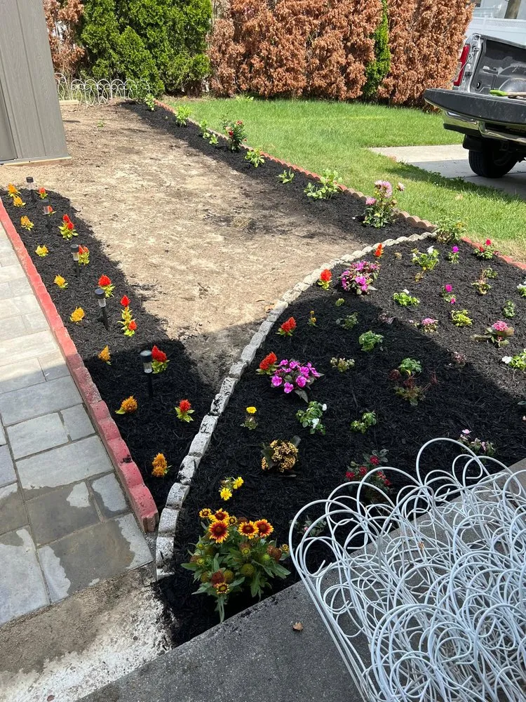 Local garden landscaping in Delair, NJ - Castillo Landscape Services