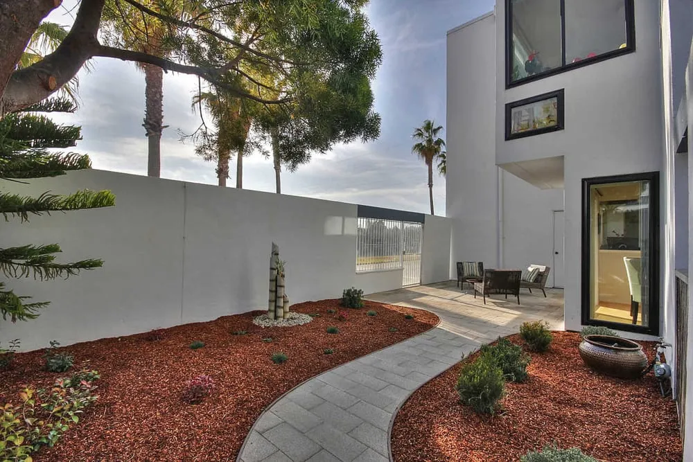 Custom outdoor landscaping experts serving Redwood City, CA - Castillo Landscaping & Tree Services