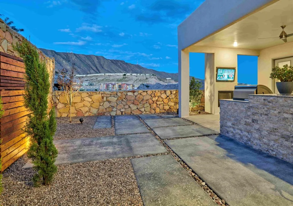 Local yard maintenance in Anthony, NM - Castillo Landscaping