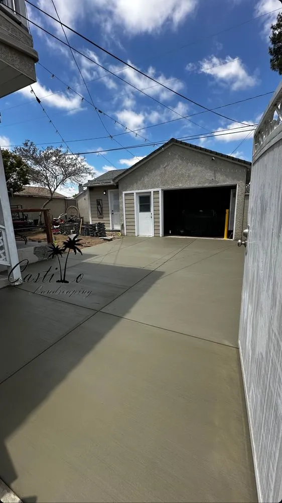 Custom lawn mowing service experts serving Long Beach, CA - Castillo Landscaping