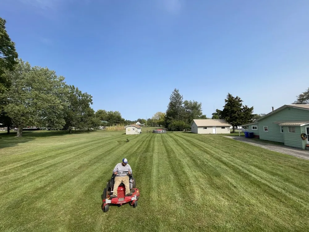 Reliable landscaping services experts serving Kewanee, IL - Castillo Lawn Care Service