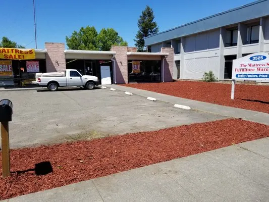 Castillo's Landscaping Logo