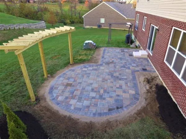 Local residential landscaping in Cincinnati, OH by Castleman Landscape Services