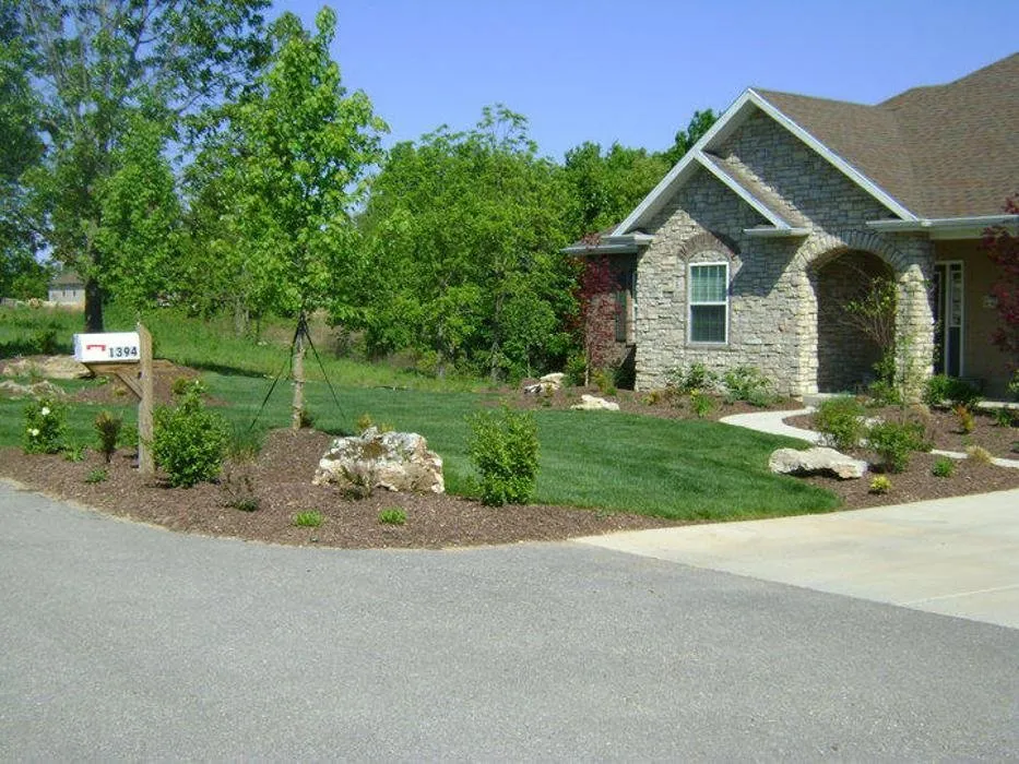 Reliable yard maintenance in Sparta, MO by Castlerock Landscape
