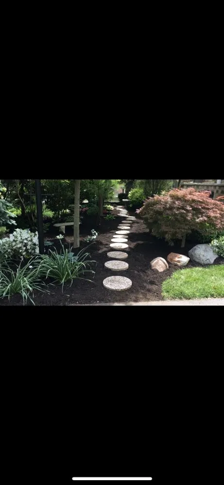 Expert lawn mowing service experts serving Dayton, OH - Castle’s Lawn Care