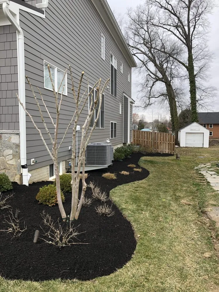 Custom lawn care service with custom design across East Riverdale, MD - Castor Multi-services