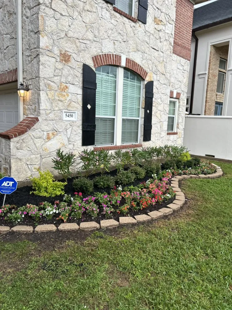 Affordable yard maintenance experts serving Houston, TX - Castro Landscape And Delivery Services