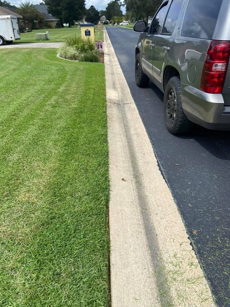 Affordable yard maintenance in Anthony, FL - Castro Landscaping and Services