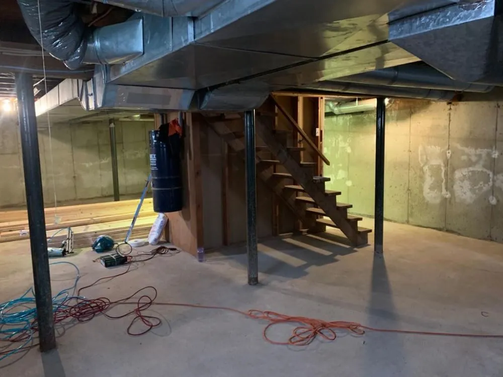 Local yard maintenance in Meriden, CT - Castro Somat Cleaning And Carpet Installation Service