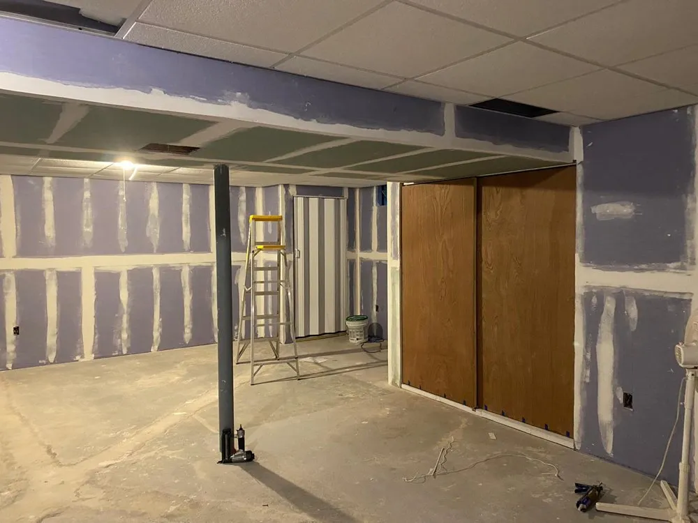 Custom outdoor landscaping for beautiful yards across Meriden, CT - Castro Somat Cleaning And Carpet Installation Service