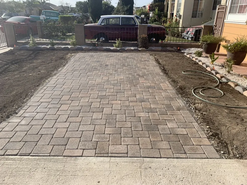 Expert lawn mowing service experts serving Camarillo, CA - Castros Landscaping