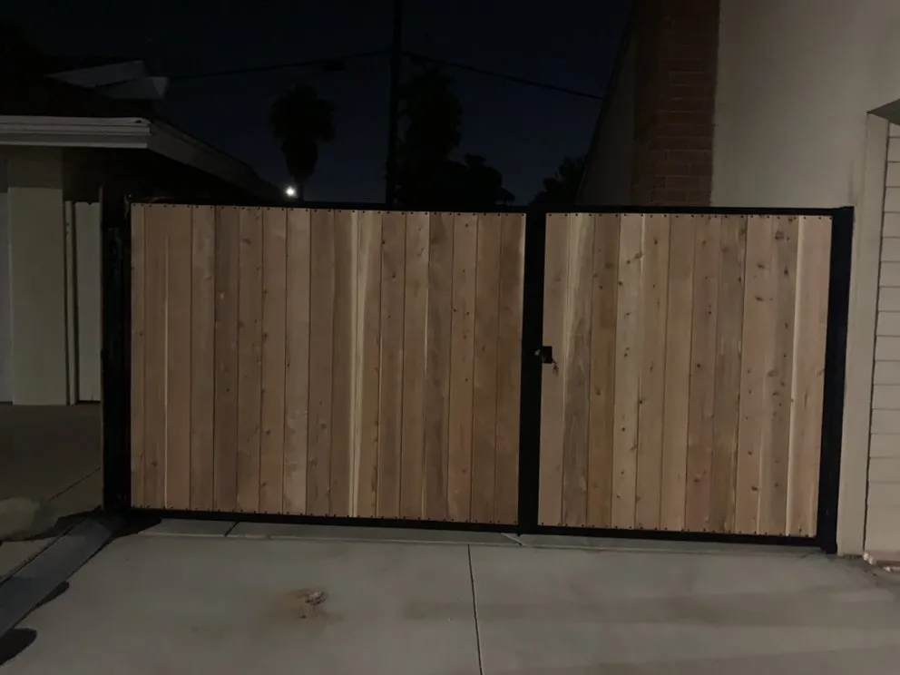 Reliable yard cleanup service for homes in Camarillo, CA by Castros Landscaping