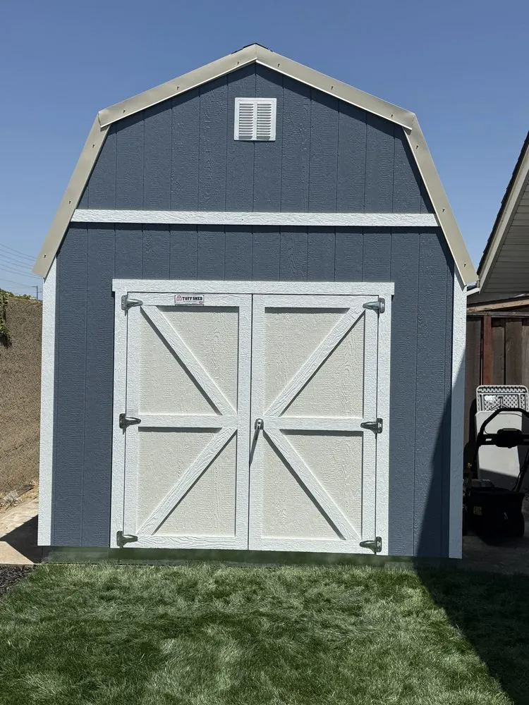 Professional yard cleanup service in Modesto, CA by Castro's Landscaping