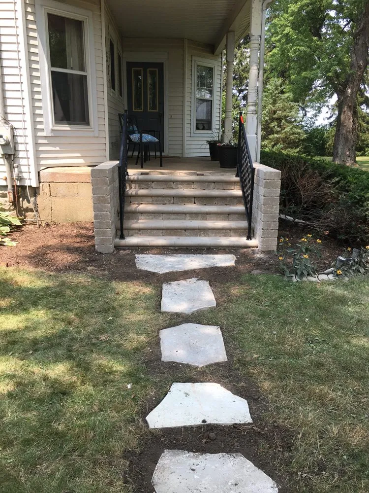 Expert yard maintenance experts serving Harvard, IL - Castro’s Lawn Services