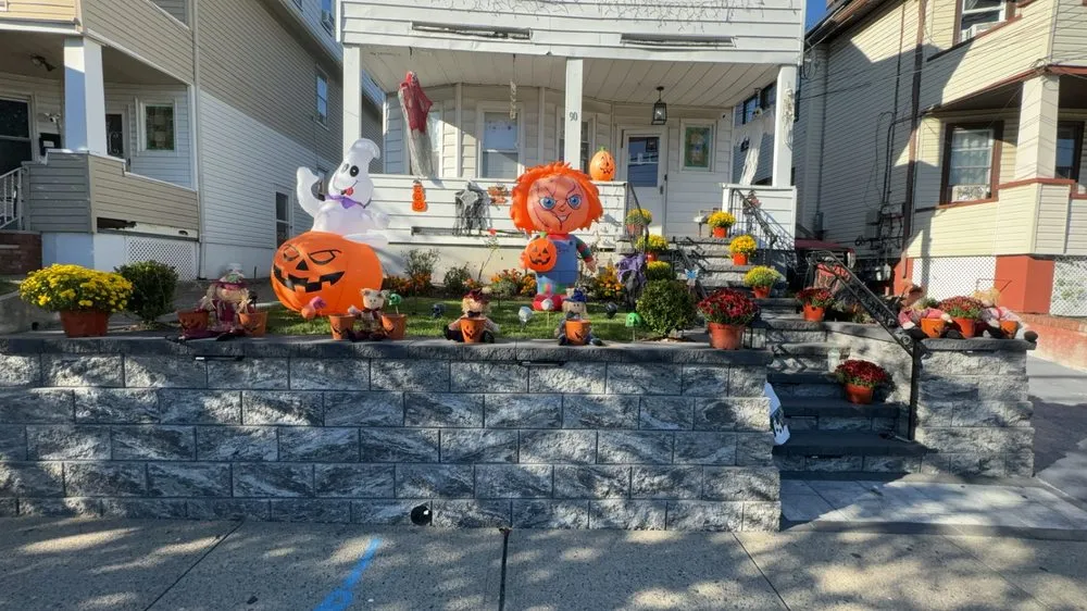 Local yard cleanup service in Clifton, NJ by Cata Landscaping