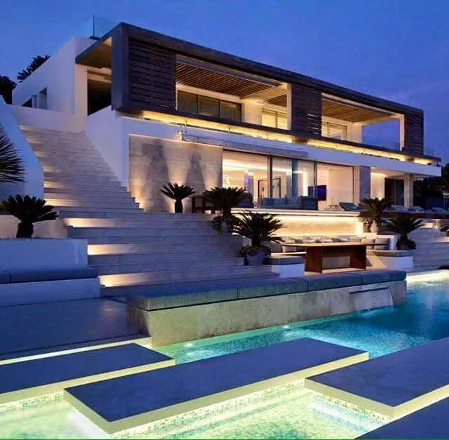 Professional yard cleanup service in Carson, CA by Catalina's Landscaping