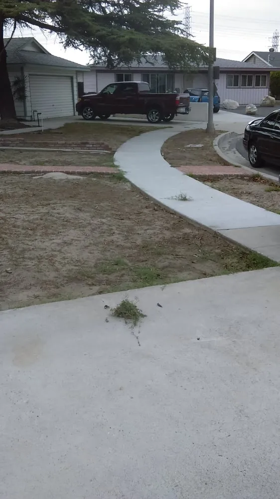 Local lawn care service experts serving Carson, CA - Catalina's Landscaping