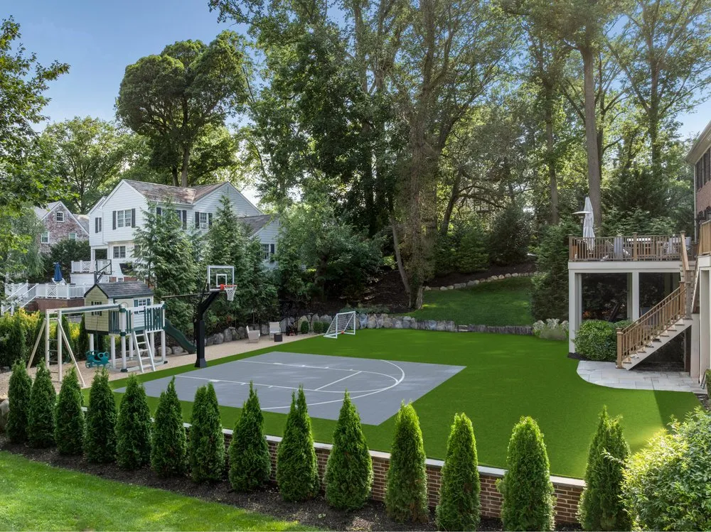Expert garden landscaping experts serving East Northport, NY - Catania Landscape and Design