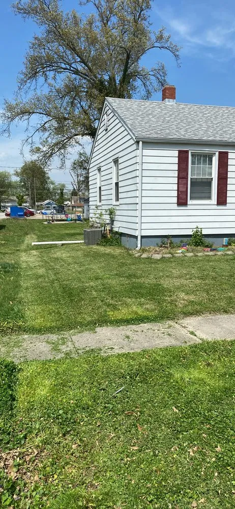 Professional lawn care service in Centralia, IL - Cates Lawn Clippings