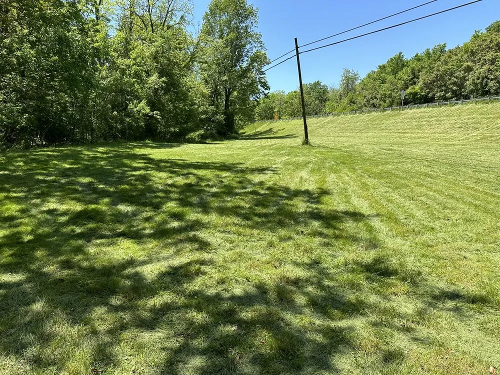 Top-rated lawn mowing service for beautiful yards across Myersville, MD - Catoctin Creek
