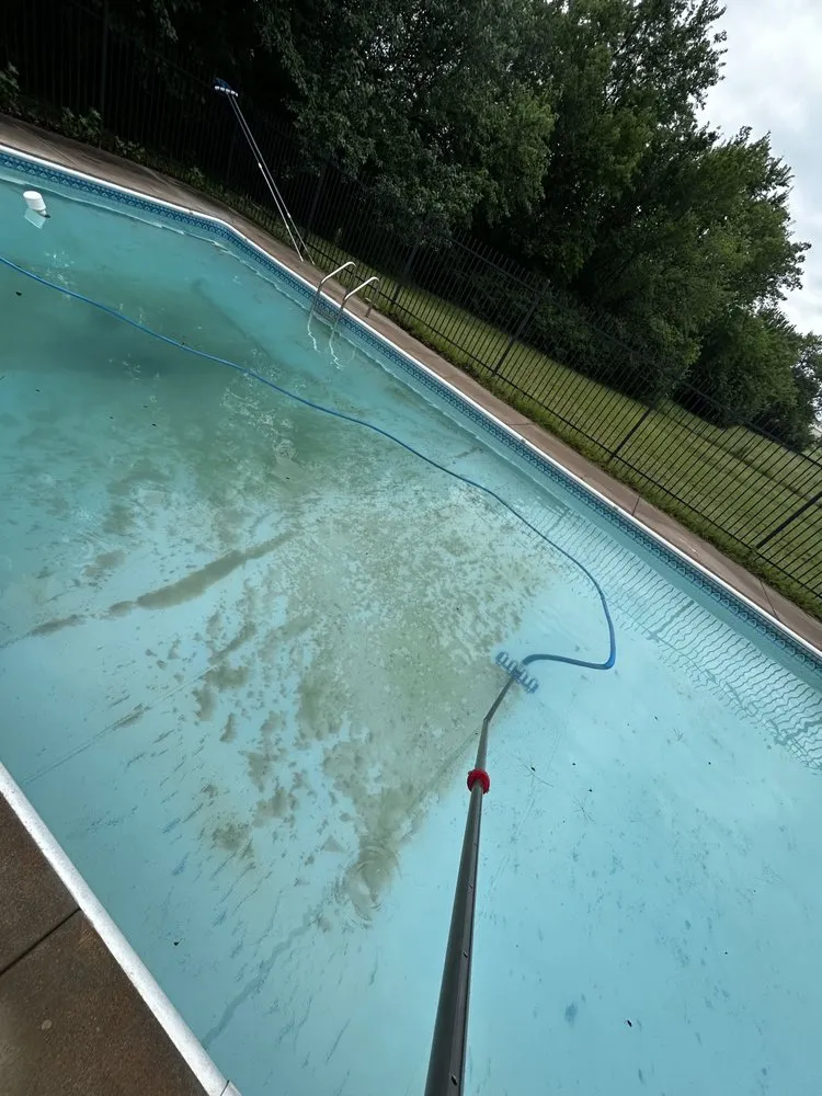 Reliable yard maintenance in Derby, KS by CB enterprises of derby