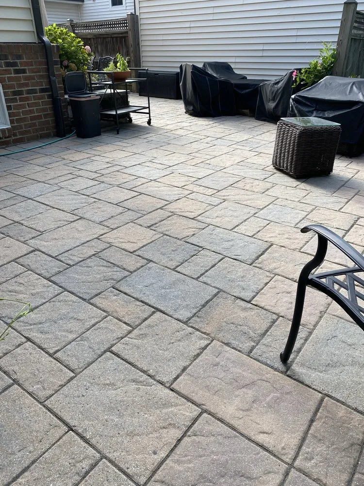 Reliable lawn care service with custom design in Fairfax, VA by C&B Lawn Landscaping