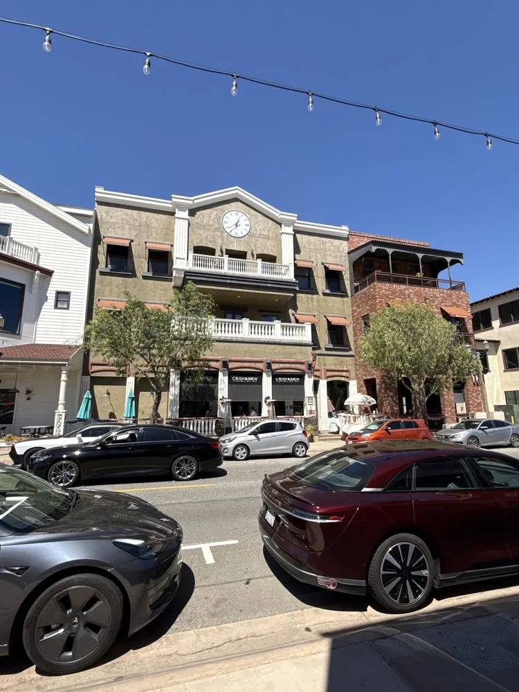 Expert lawn mowing service near you in Hemet, CA by C&B Lawn Service