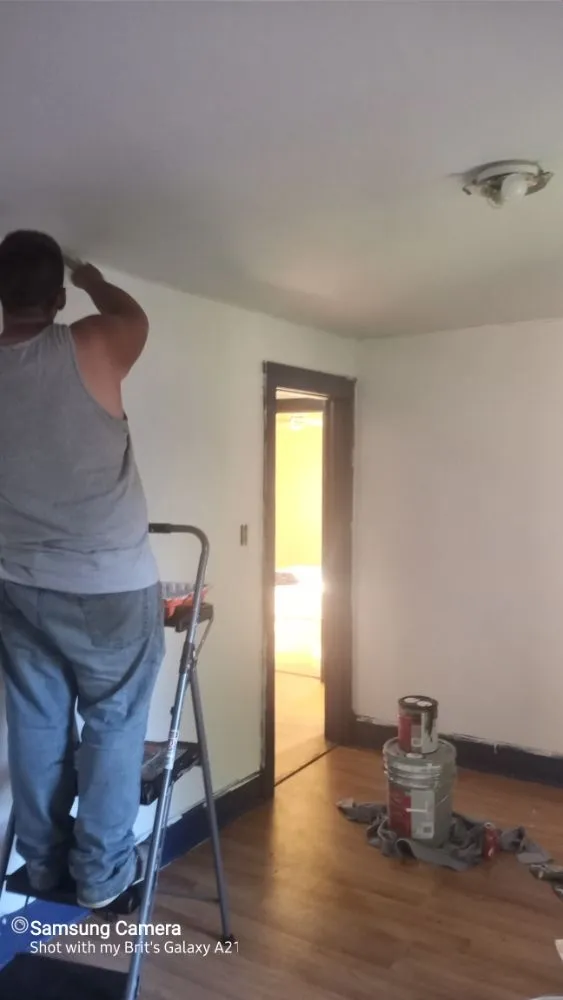 Top-rated lawn mowing service for homes in Carbondale, PA by CB Sides