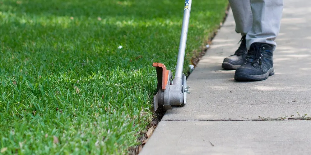 Professional yard maintenance experts serving Gulfport, MS - C&C Affordable Lawn Care