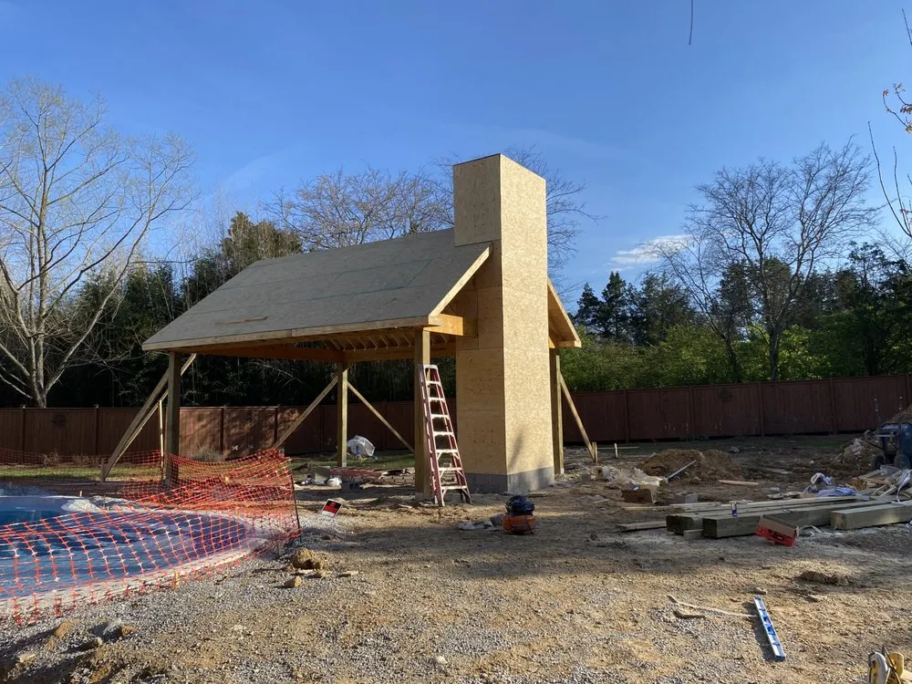 Custom yard maintenance for year-round maintenance across Lafayette, TN - CC Chavalos Construction