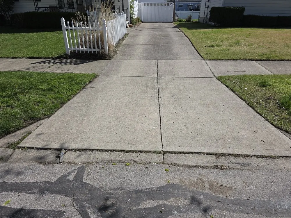 Trusted yard cleanup service experts serving Dayton, OH - C&C Curb Appeal