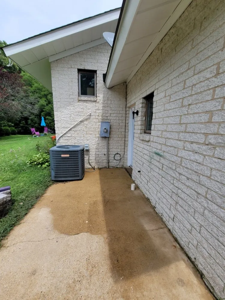 Expert yard maintenance in Shiloh, NC by C&C Family Power Washing