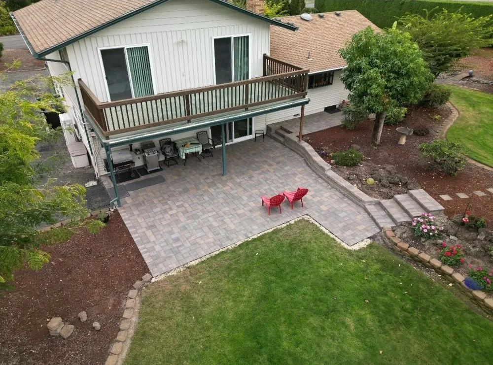 Professional yard maintenance in Woodburn, OR by CC Landscape