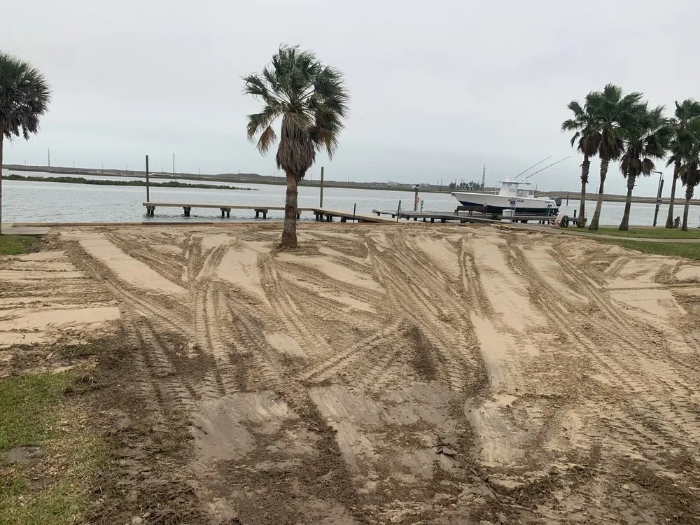 Expert residential landscaping experts serving Damon, TX - C&C Landscaping