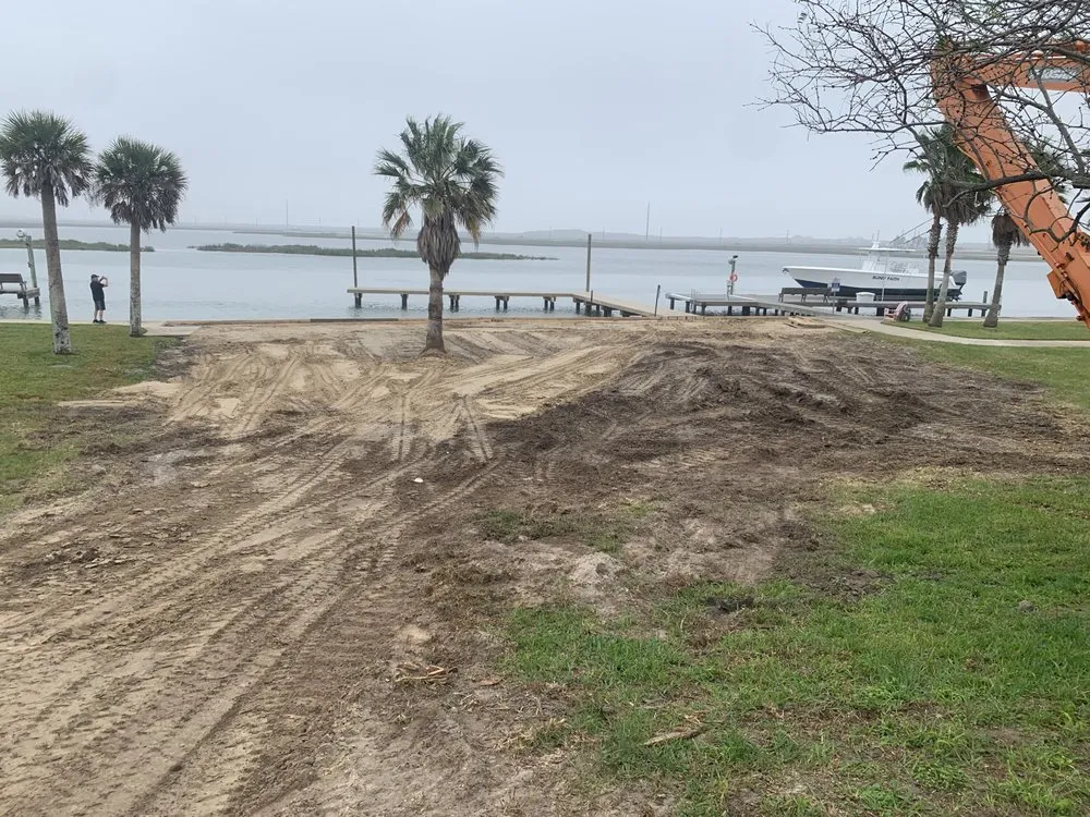 Custom garden landscaping in Damon, TX - C&C Landscaping