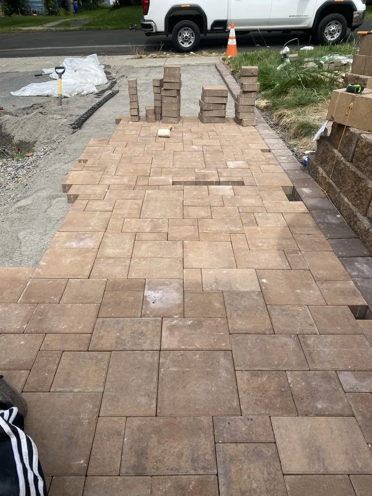 Top-rated garden landscaping for homes in Syracuse, NY by CC Paving & Excavating