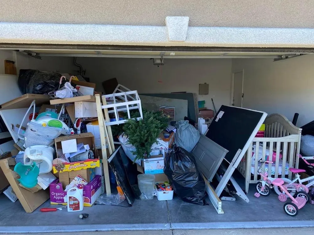 Affordable yard cleanup service for beautiful yards across North Las Vegas, NV - C&C Services