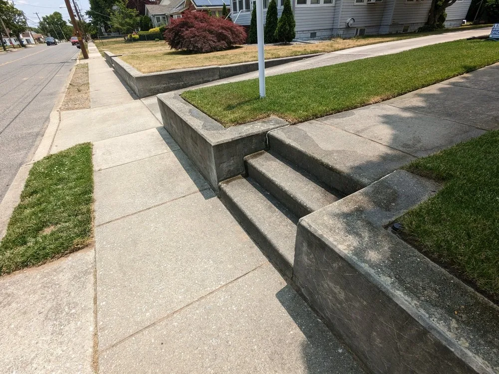 Top-rated yard maintenance in Logan Township, NJ by C.C.F