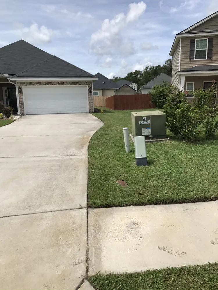 Local lawn mowing service experts serving Savannah, GA - CCH Curb Appeal Landscaping