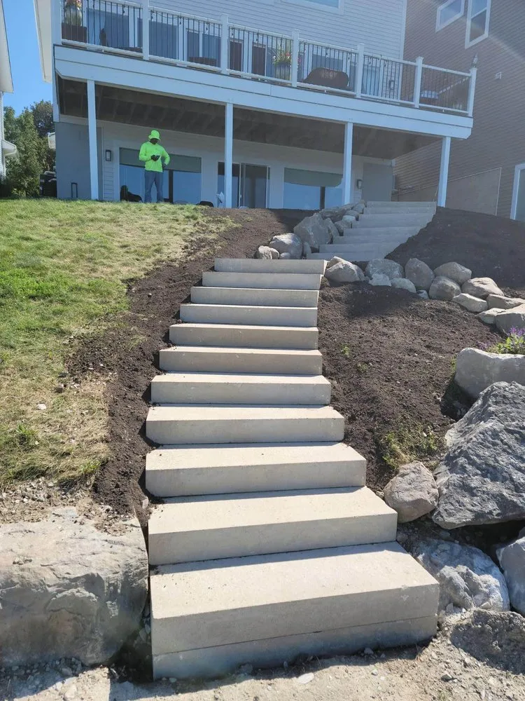 Local yard cleanup service in Mayfield Heights, OH by CC's Landscaping