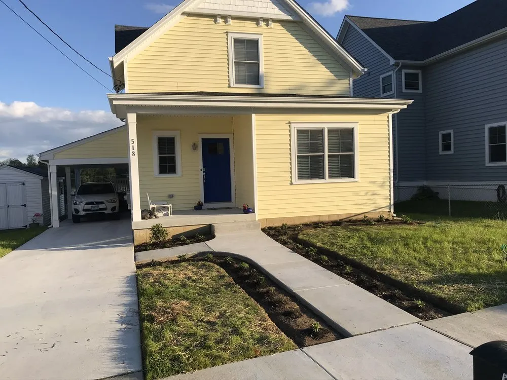 Trusted yard maintenance in Elkton, MD by C&D Landscaping