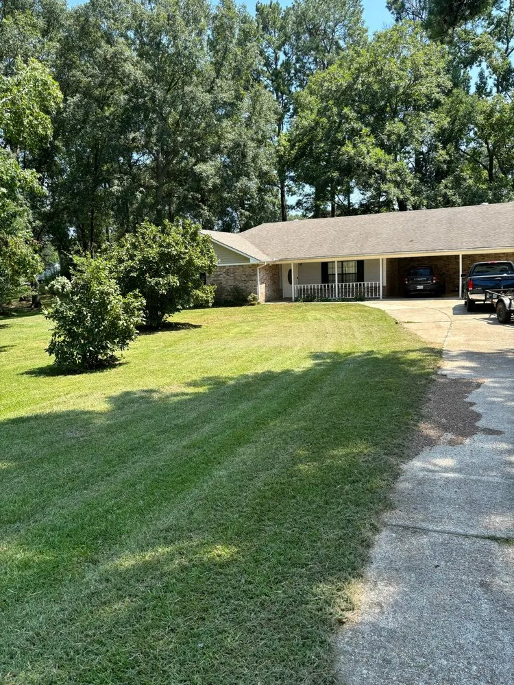 Trusted yard maintenance near you in Summit, MS by C&D Lawn Care Services