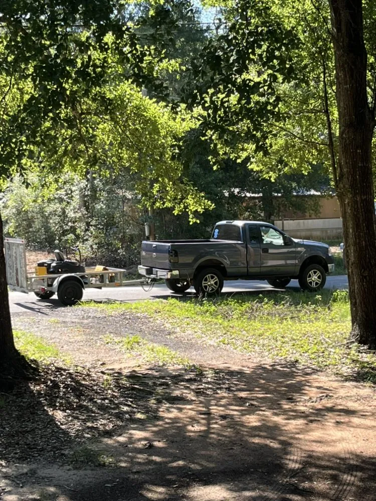 Reliable yard maintenance experts serving Navarre, FL - CDM Lawncare